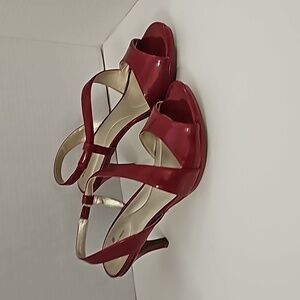 Bandolino red patent strappy platform heels size 8